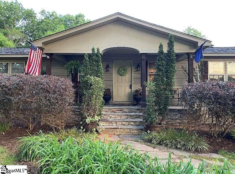 1st image of 249 Pine Dr