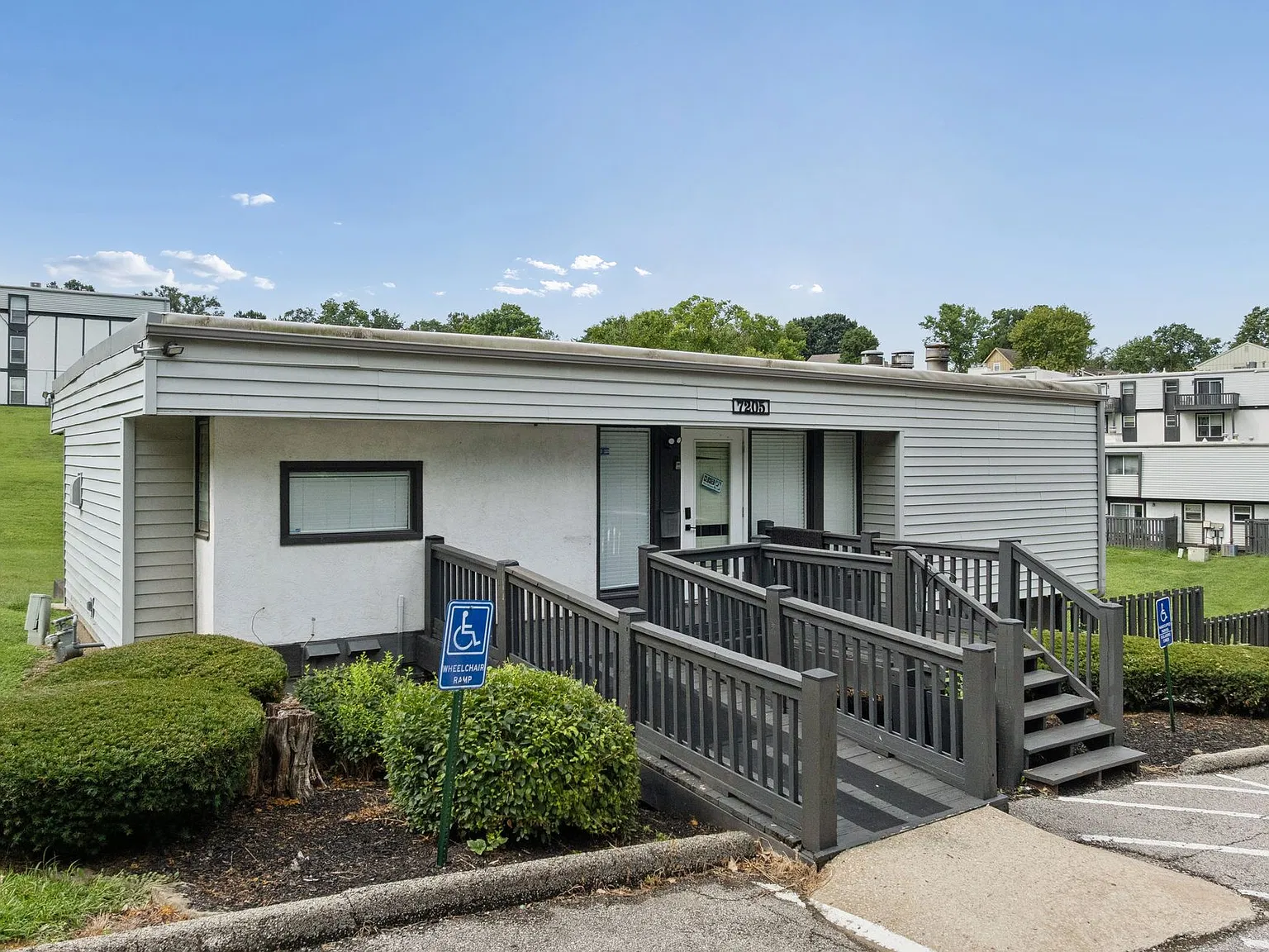 Maple Hills Apartments — Photo 1