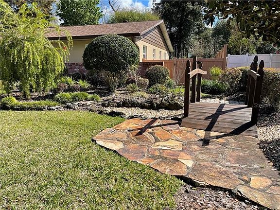 4th image of 1009 NE 39th Ct