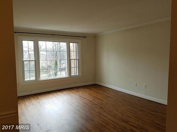 3rd image of 6069 Estates Dr
