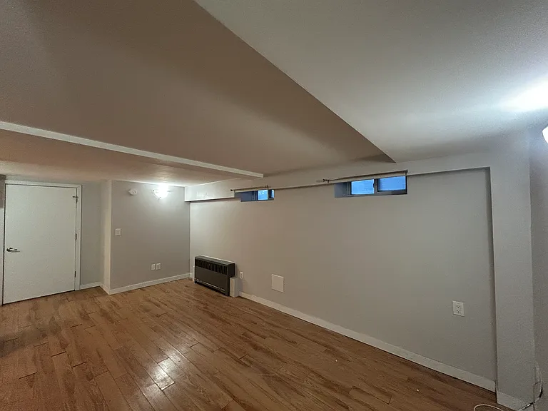 499 Osborne St #B — Photo 6