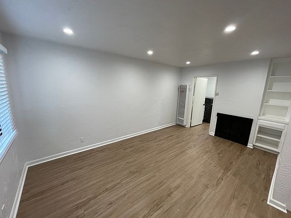 4th image of 735 W Milford St