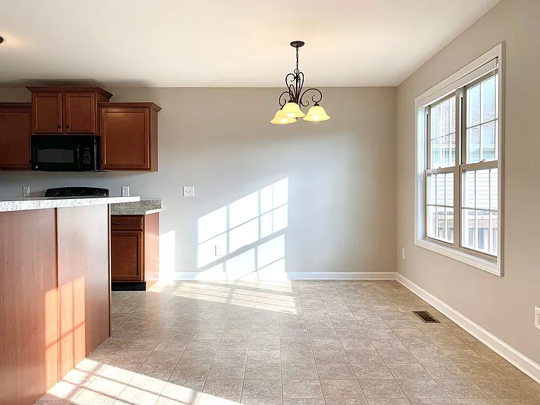 842 Shelton Cir — Photo 7