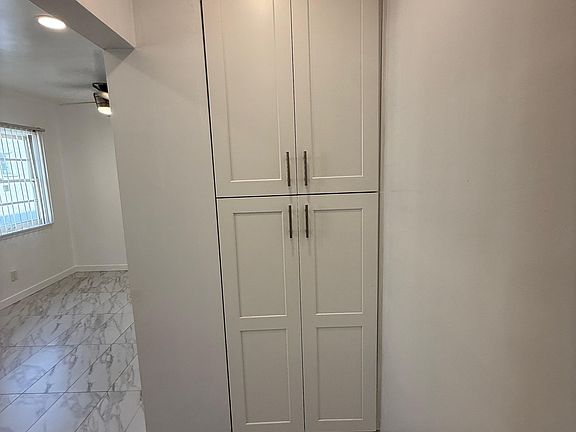 2nd image of 450 N Gardner St #1/2
