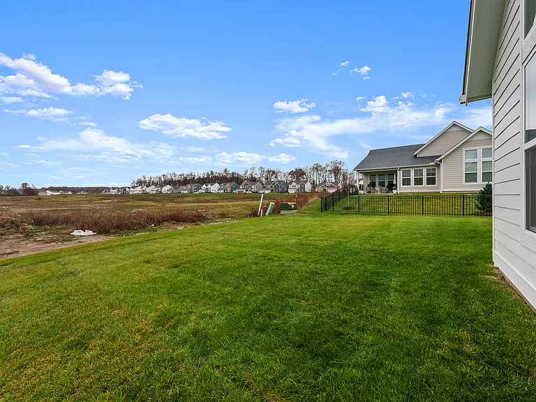 8866 Coe Dr — Photo 36