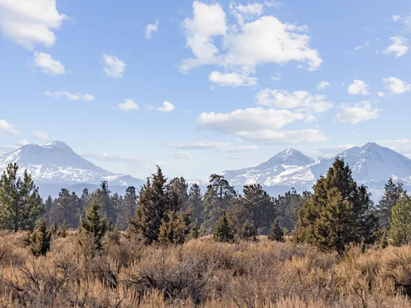 67135 Harrington Loop Rd, Bend, OR 97703