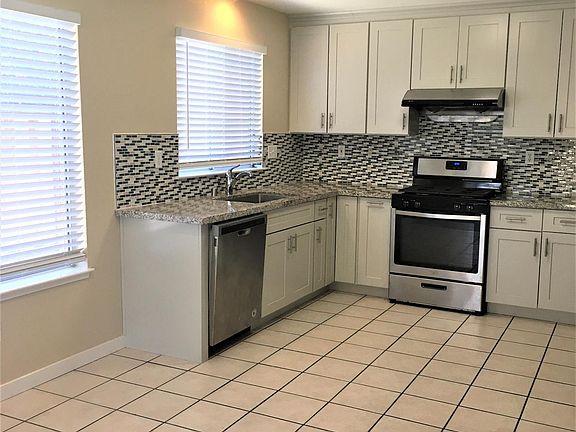 5th image of 745 Wisteria Dr