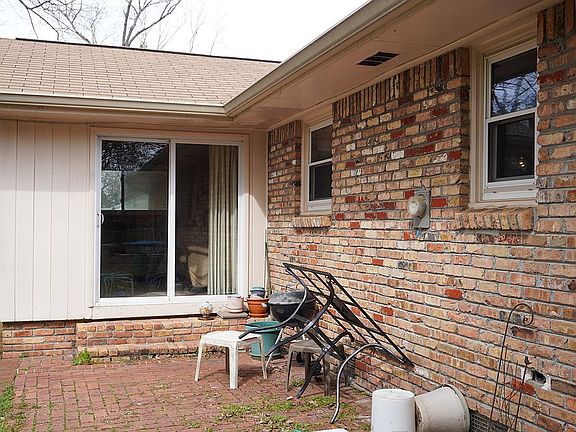 5th image of 1333 Gale Dr