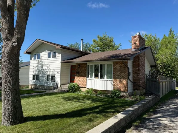 33 E Carolina Dr, Cochrane, AB T4C 1C4