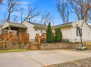 46336 Willow Rd, Belleville, MI 48111