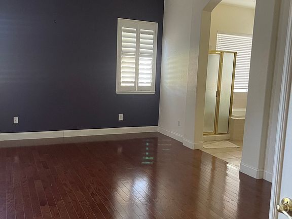 4th image of 8171 Queensland Ct
