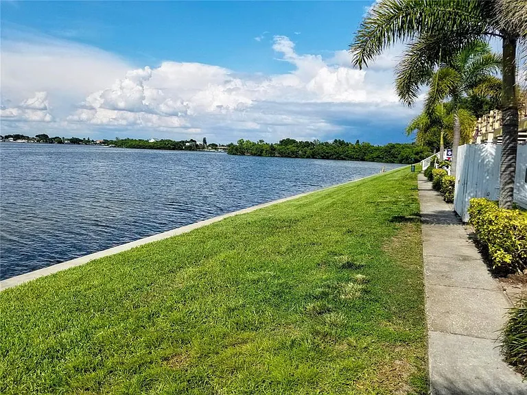 169 Pompano Dr SE — Photo 22