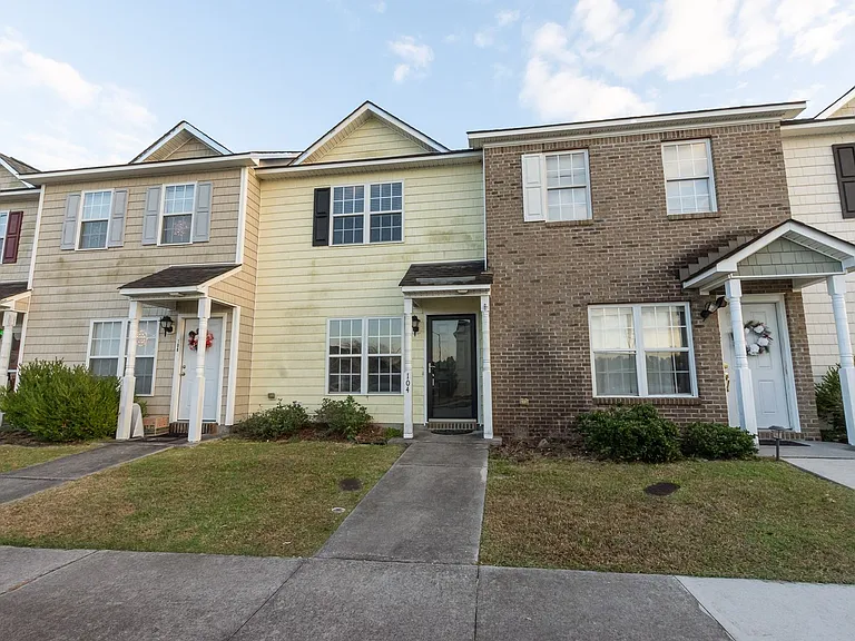 104 Streamwood Dr — Photo 53
