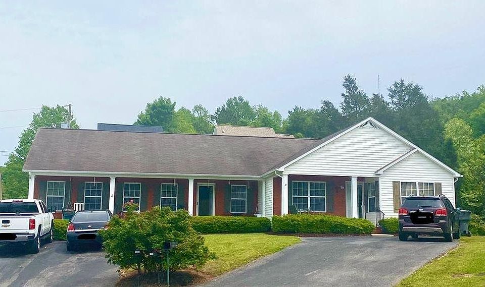 1st image of 1006 Cambridge Ct Unit 1