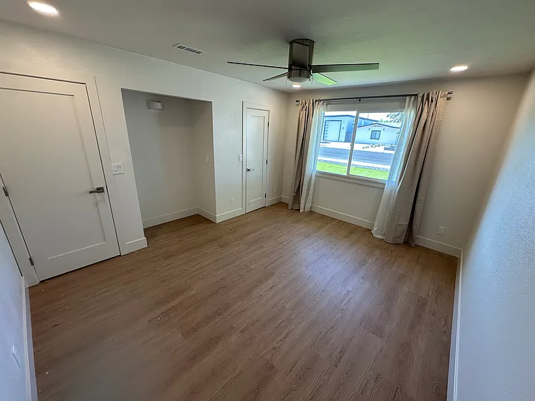 903 E Hermosa Dr — Photo 11