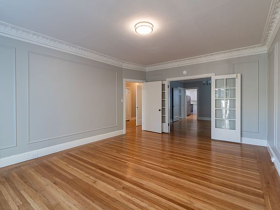 4th image of 1355 Bay St APT 1