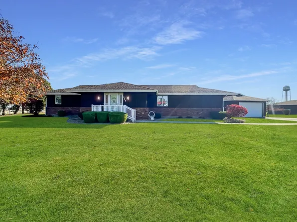 326 N Park St, Gifford, IL 61847