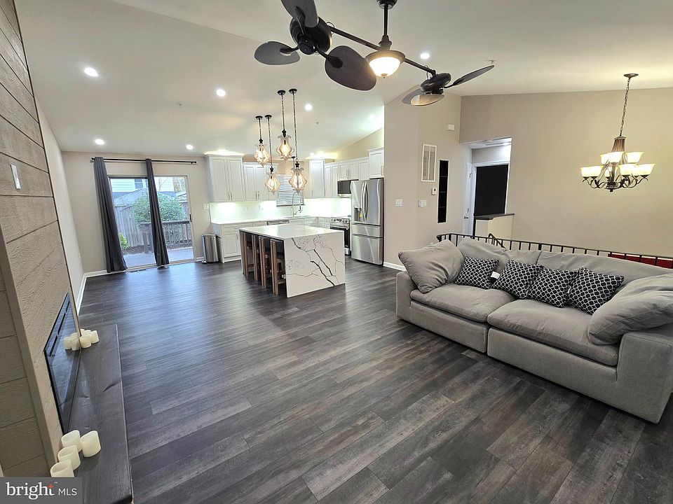 2nd image of 805 Glacier Ave