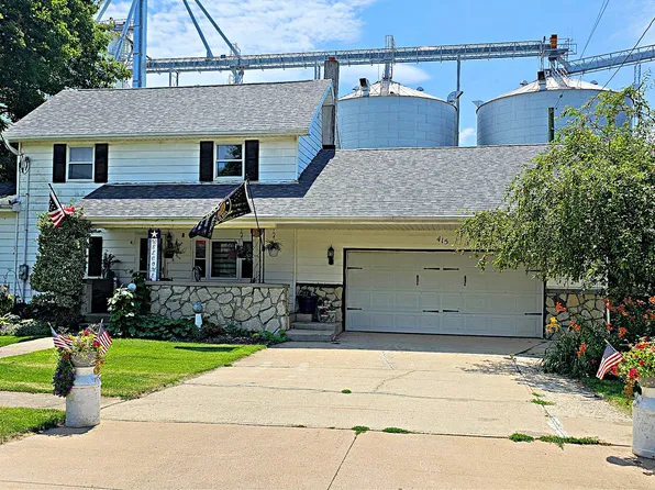 415 W 4th St, Lostant, IL 61334