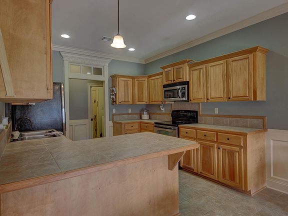 2nd image of 112 Deer Valley Ln