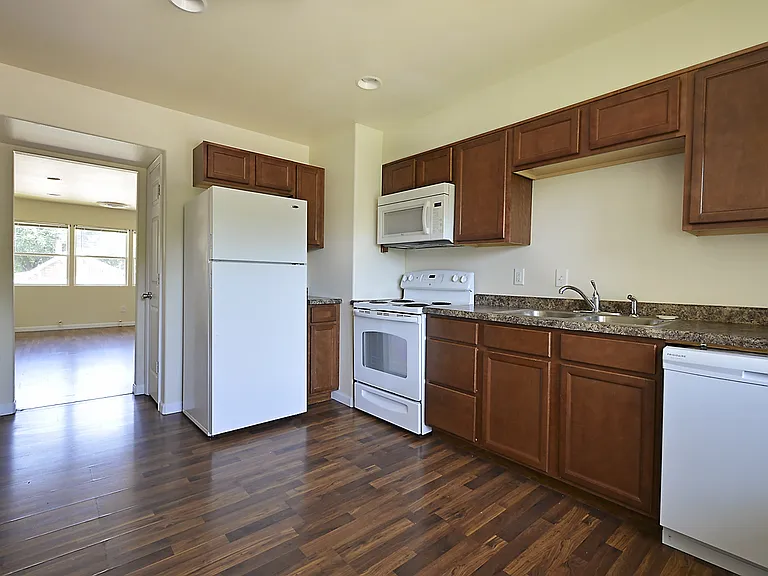 506 11th Street NW - Pet Friendly 4-Plex with Central Heat and Air — Photo 12