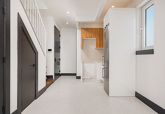 3rd image of 141 Tompkins Ave #4B