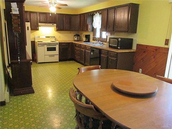 5th image of 3531 Winchester Dr