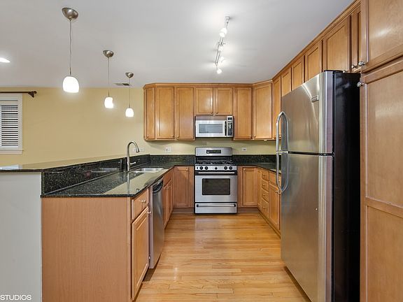 3rd image of 915 W Margate Ter APT G