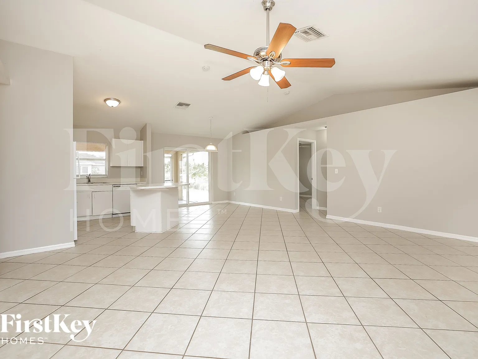3 bed, 2.0 bath, 1283 sqft, $1,830 — Photo 3