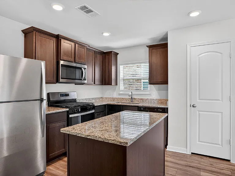 512 Albert Anthony St — Photo 20