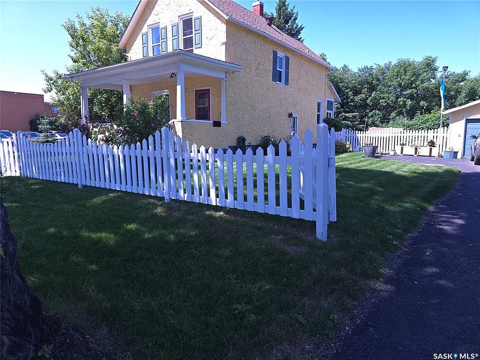 1st image of 36 21st STREET E