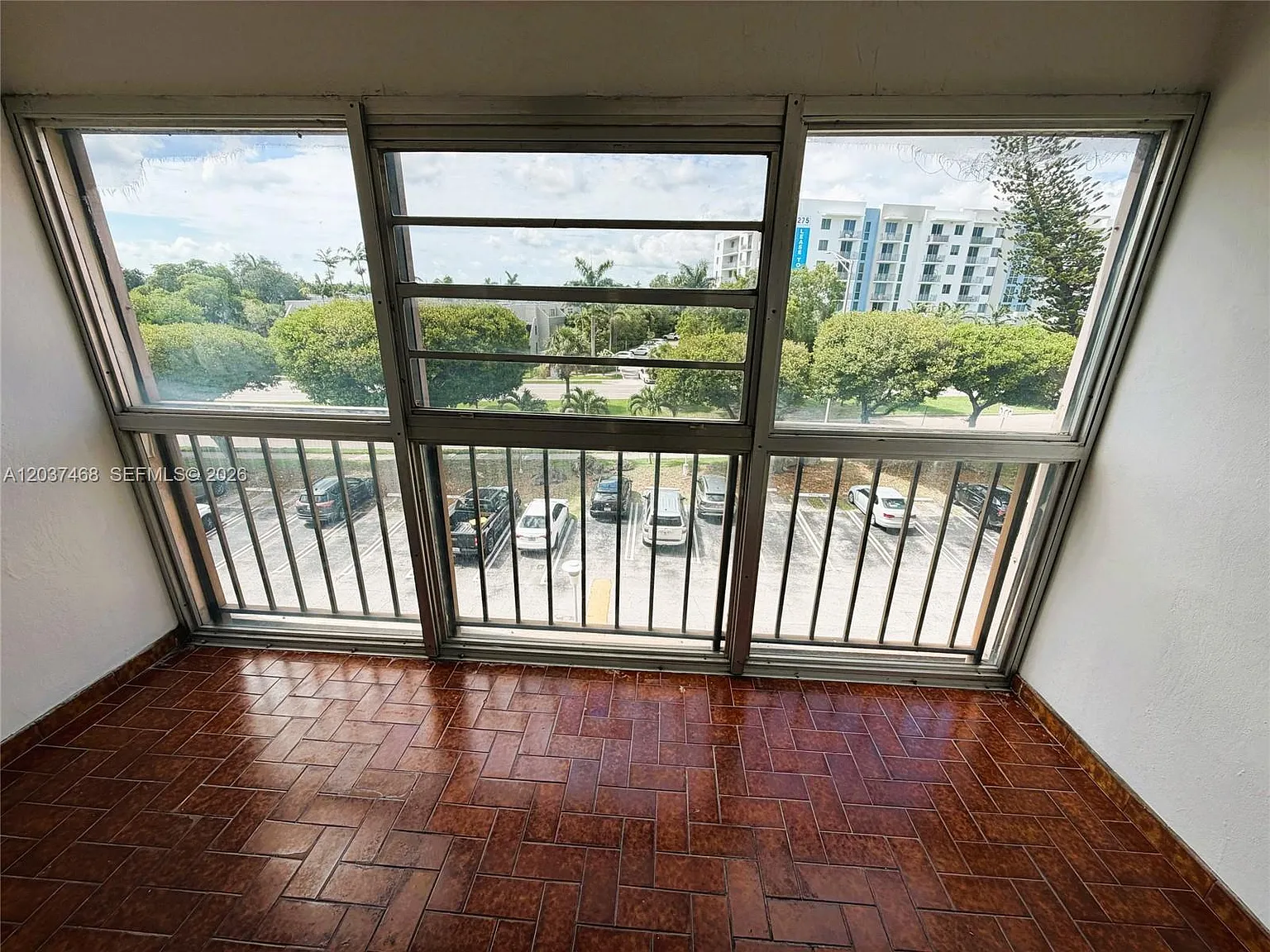 Fernwoods Condo No 1 — Photo 4