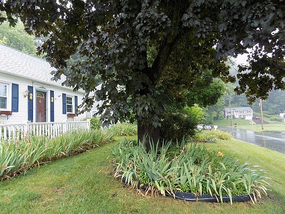 5th image of 88 Knollwood Dr