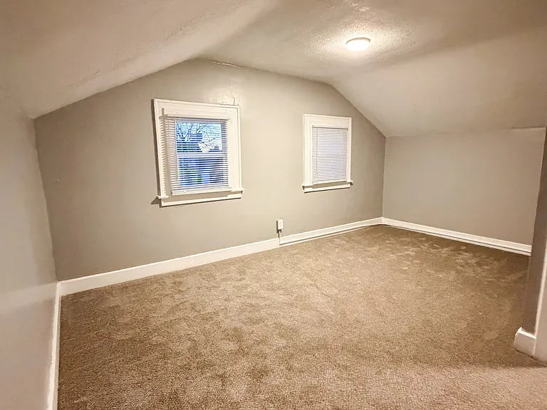 19010 Riverview St — Photo 10