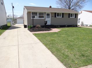 6350 Ledgebrook Dr, Brookpark, OH