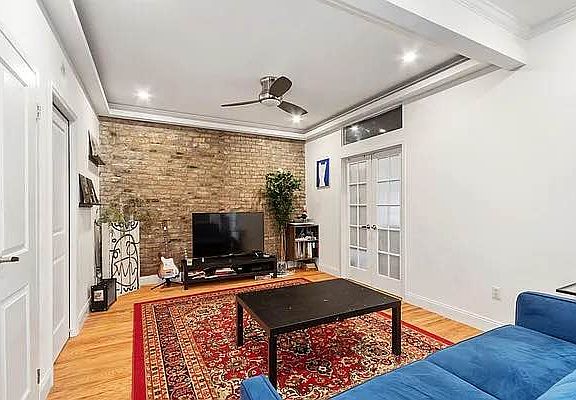 5th image of 534 E 6th St #2A