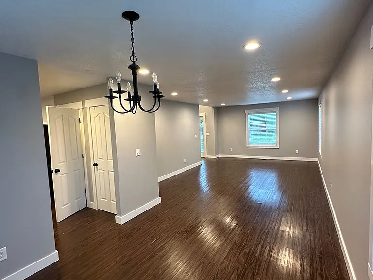 1670 Westwind Cir — Photo 23