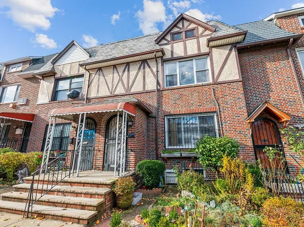 31-40 78th St, East Elmhurst, NY 11370