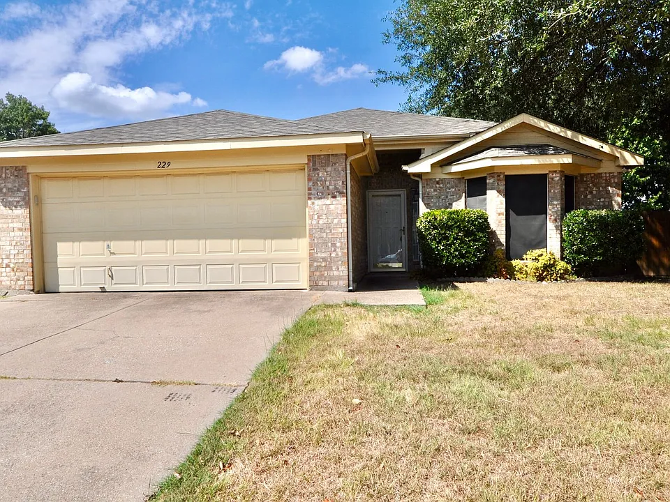 229 Lancelot Dr