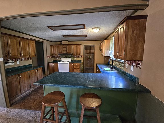 5th image of 140 Amber Dr