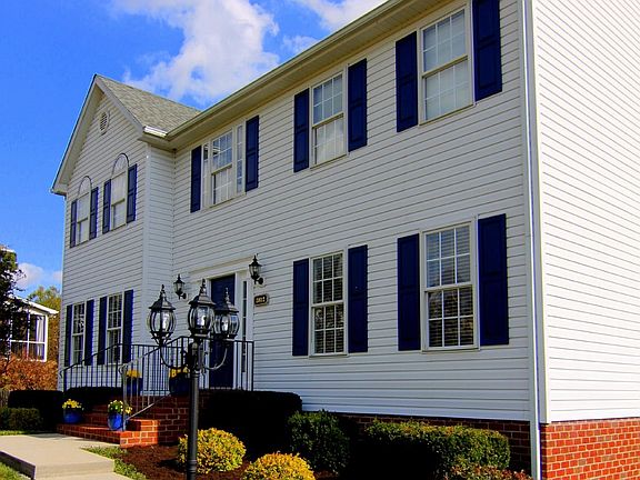 3rd image of 3812 Belmont Ct
