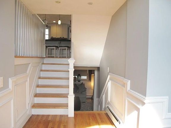 4th image of 409 Woonasquatucket Ave