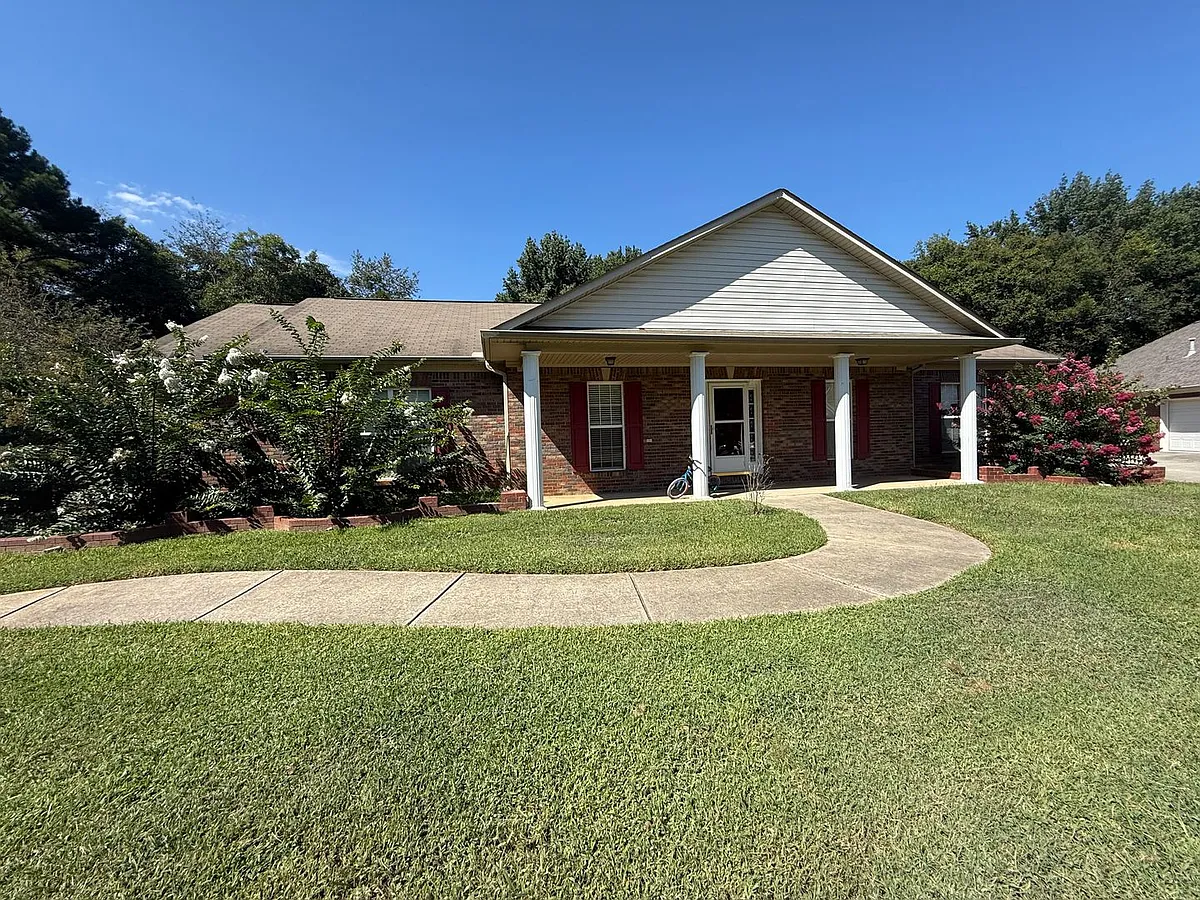 Building Photo - 242 Turtle Creek Dr