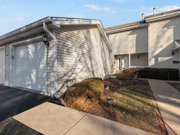 2281 Club House Ave, Naperville, IL 60563