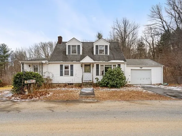 17 Charlton St, Leicester, MA 01524