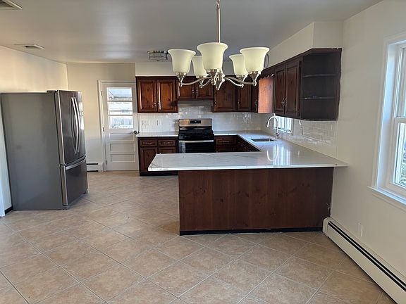 3rd image of 223 Park Ave Floor 1