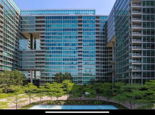 9715 Woods Dr Unit 1107, Skokie, IL 60077