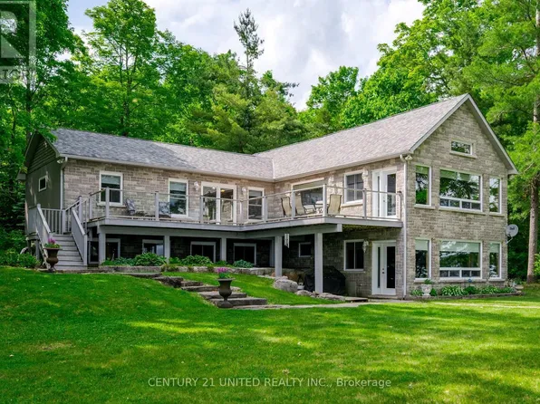 3069 Clear Lake Rd, Selwyn, ON K0L 2H0