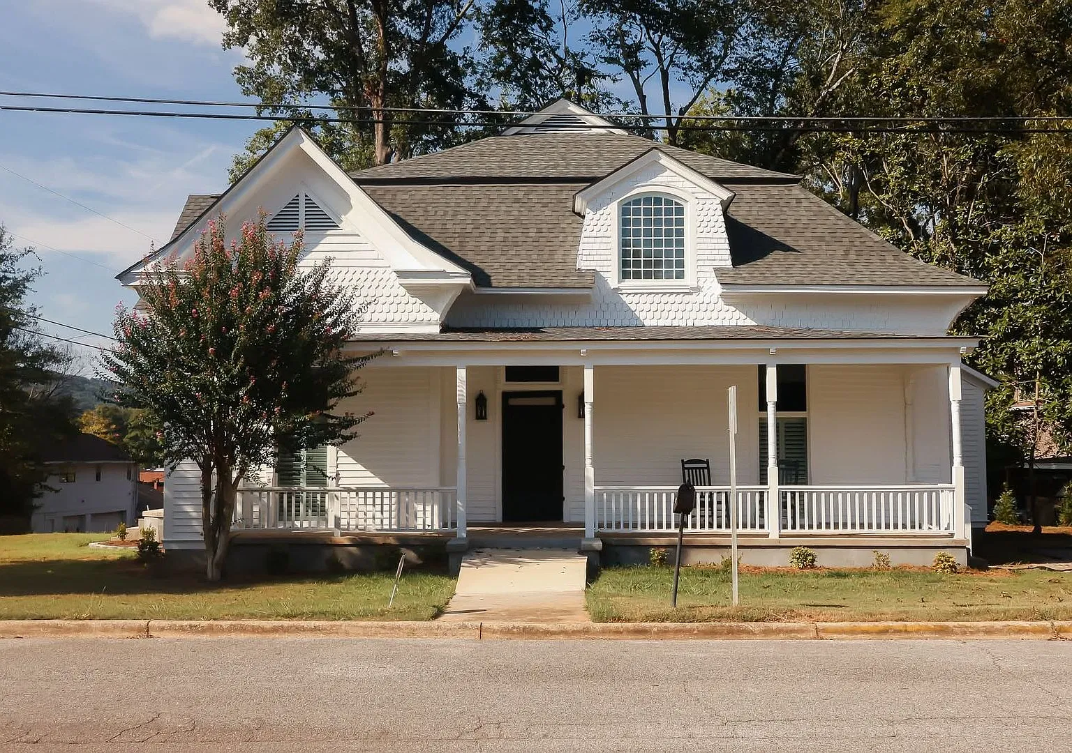 $1200 OFF your first month! — Photo 1