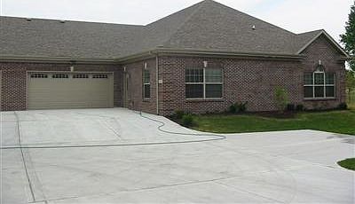 1st image of 105 Nicklaus Dr #6